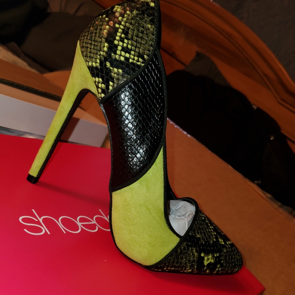 Size 7.5 never worn heels